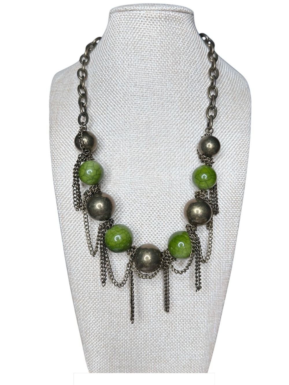 Statement Green Bead and Antique Silver Chain Necklace - Women Jewelry - Picture 1 of 3